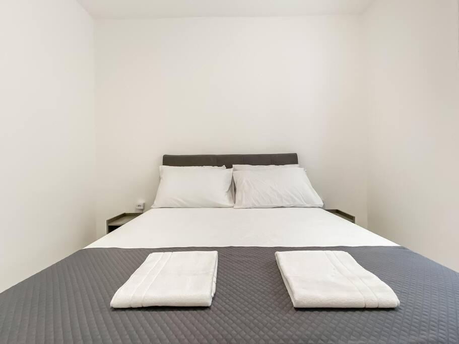 Solomon Temple Bras Kitchen Bed Linen Equipped Apartamento